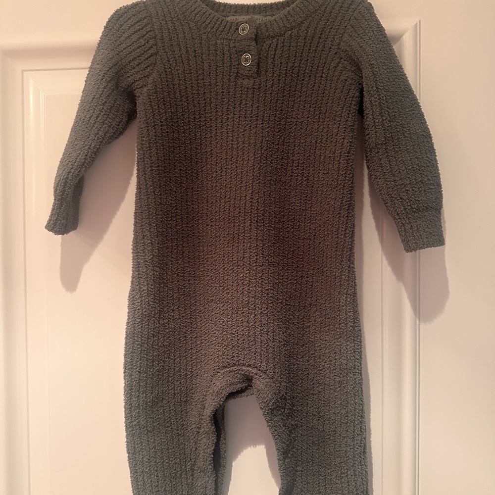 Barefoot Dreams Gray / green Cozy Knit Footies size 6-12 months